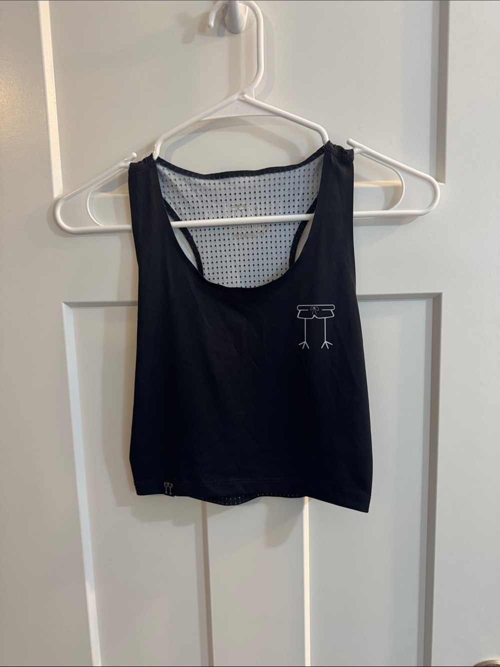 Black Mesh-Back Cropped Tank Top — Women's Active Crop